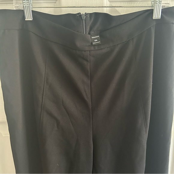 SHEIN Plus Black Solid High Waist Wide Leg Pants, 1XL - Picture 2 of 4